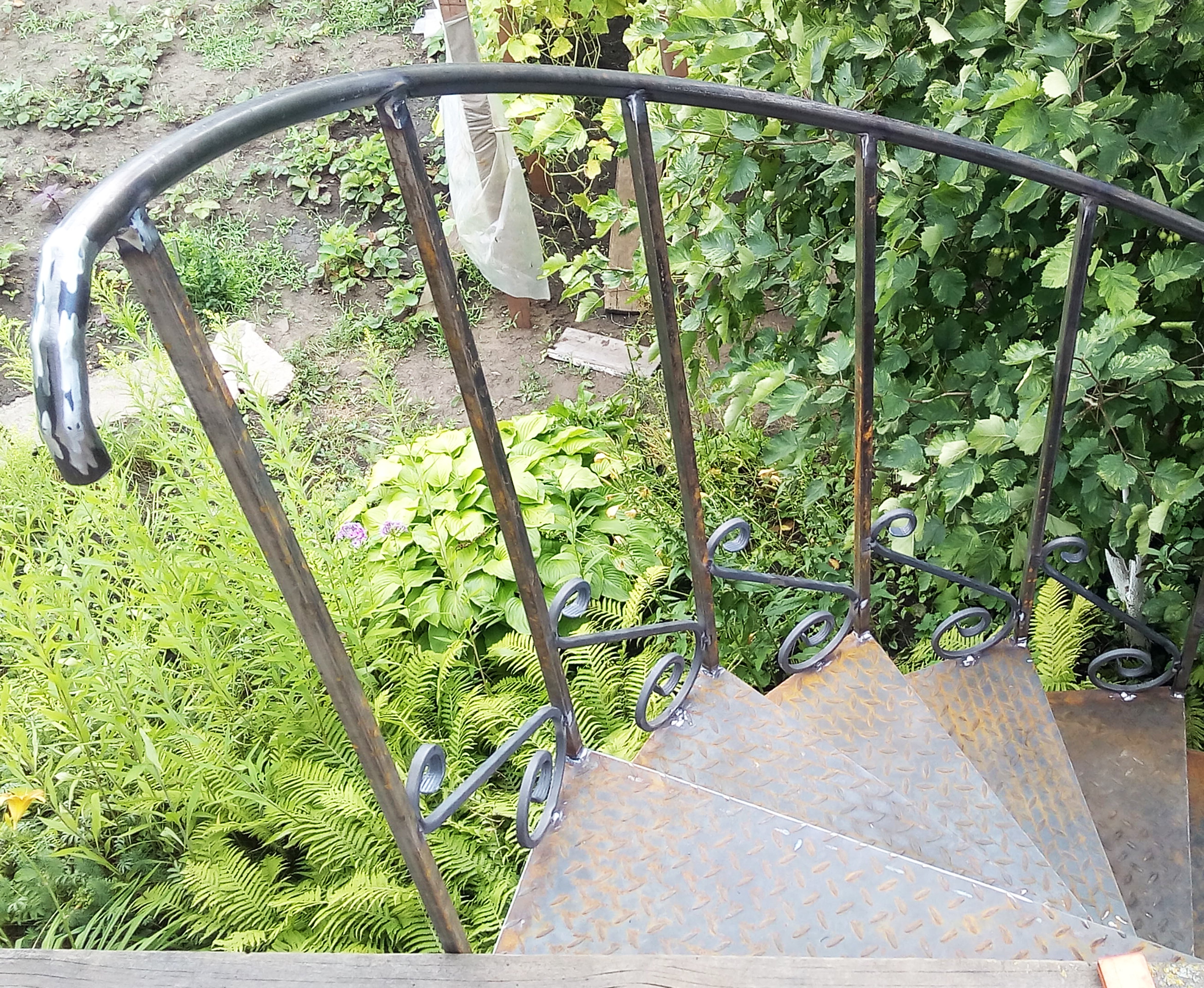 Лестница металлическая кованная на второй этаж в Саратове и Энгельсе, цена